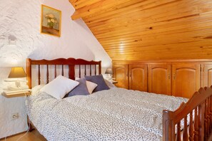 3 bedrooms, iron/ironing board, WiFi - Gite 1 - Chez Balum, 3 km from Lourdes, Hautes-Pyrénées (Lézignan)