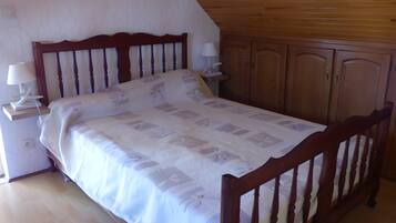 3 bedrooms, iron/ironing board, WiFi