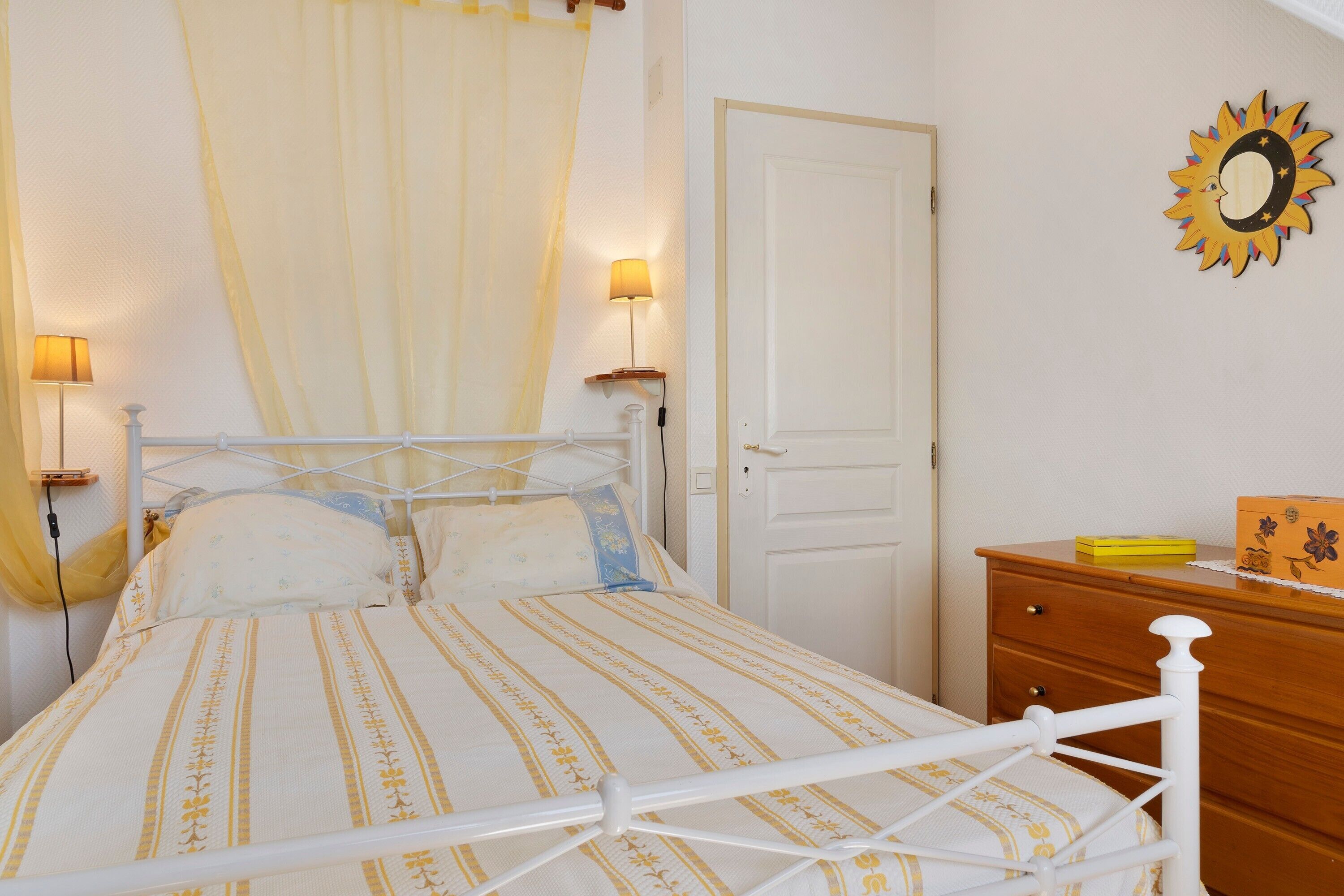 3 habitaciones, tabla de planchar con plancha y wifi 