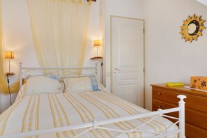 3 bedrooms, iron/ironing board, WiFi - Gite 2 - chez Balum, 3 km from Lourdes, Hautes-Pyrénées (Lézignan)