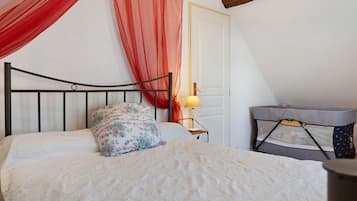 3 slaapkamers, een strijkplank/strijkijzer, wifi