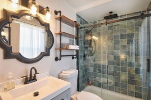 Douche, serviettes fournies