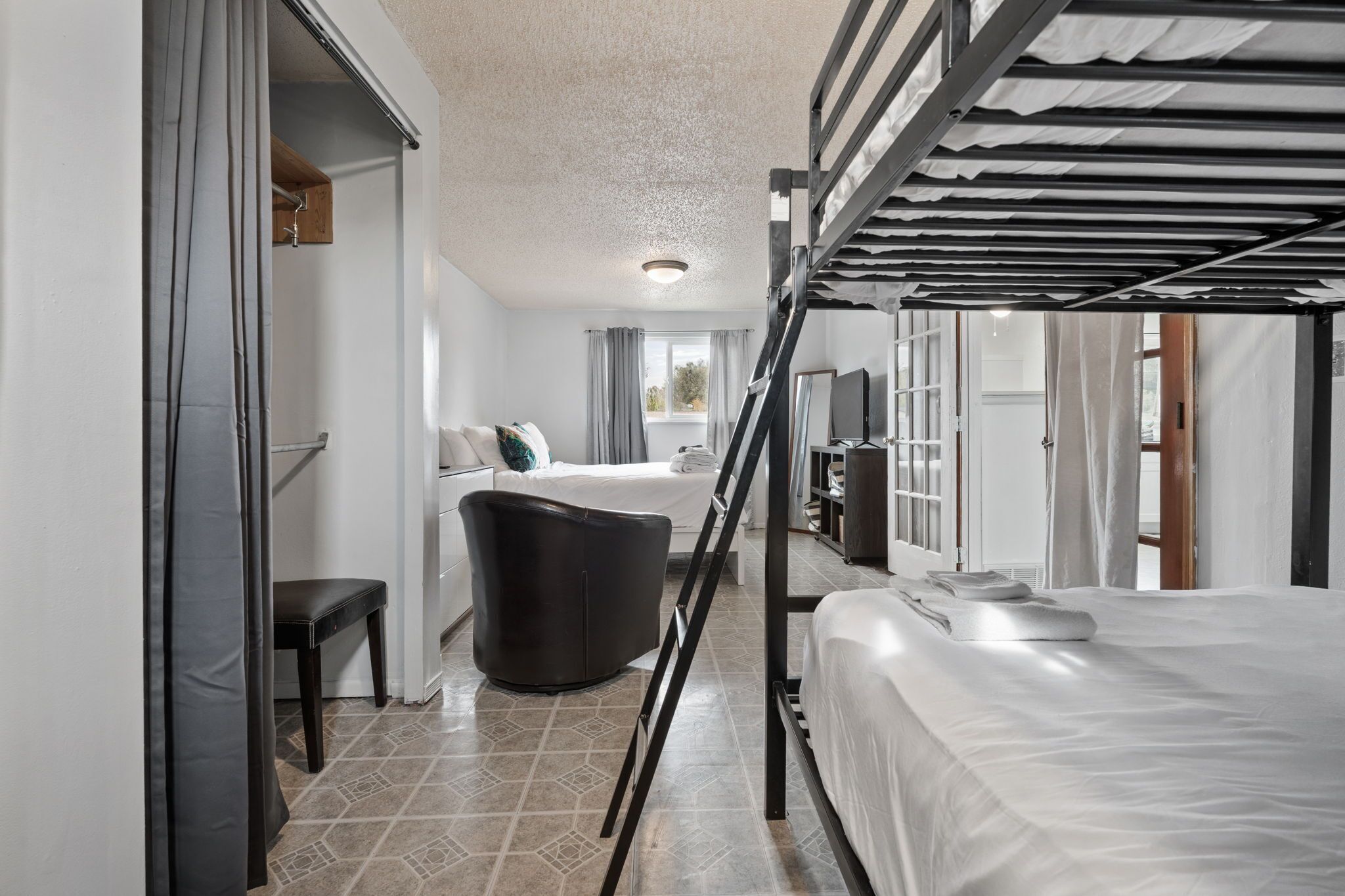 1 soverom, skrivebord, wi-fi og sengetøy