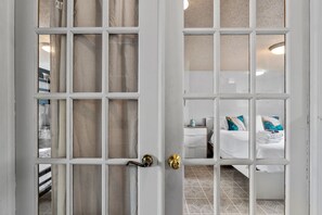 1 Schlafzimmer, Schreibtisch, WLAN, Bettwäsche