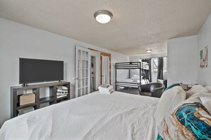 1 غرفة نوم ومكتب وواي فاي وملاءات أسرّة