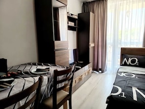 1 bedroom, WiFi, bed sheets