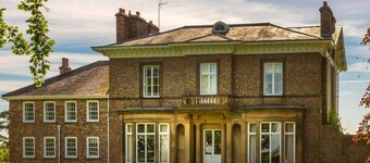 Stunning Hall Cottage, near York and Leeds