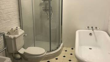 Ducha y secador de pelo