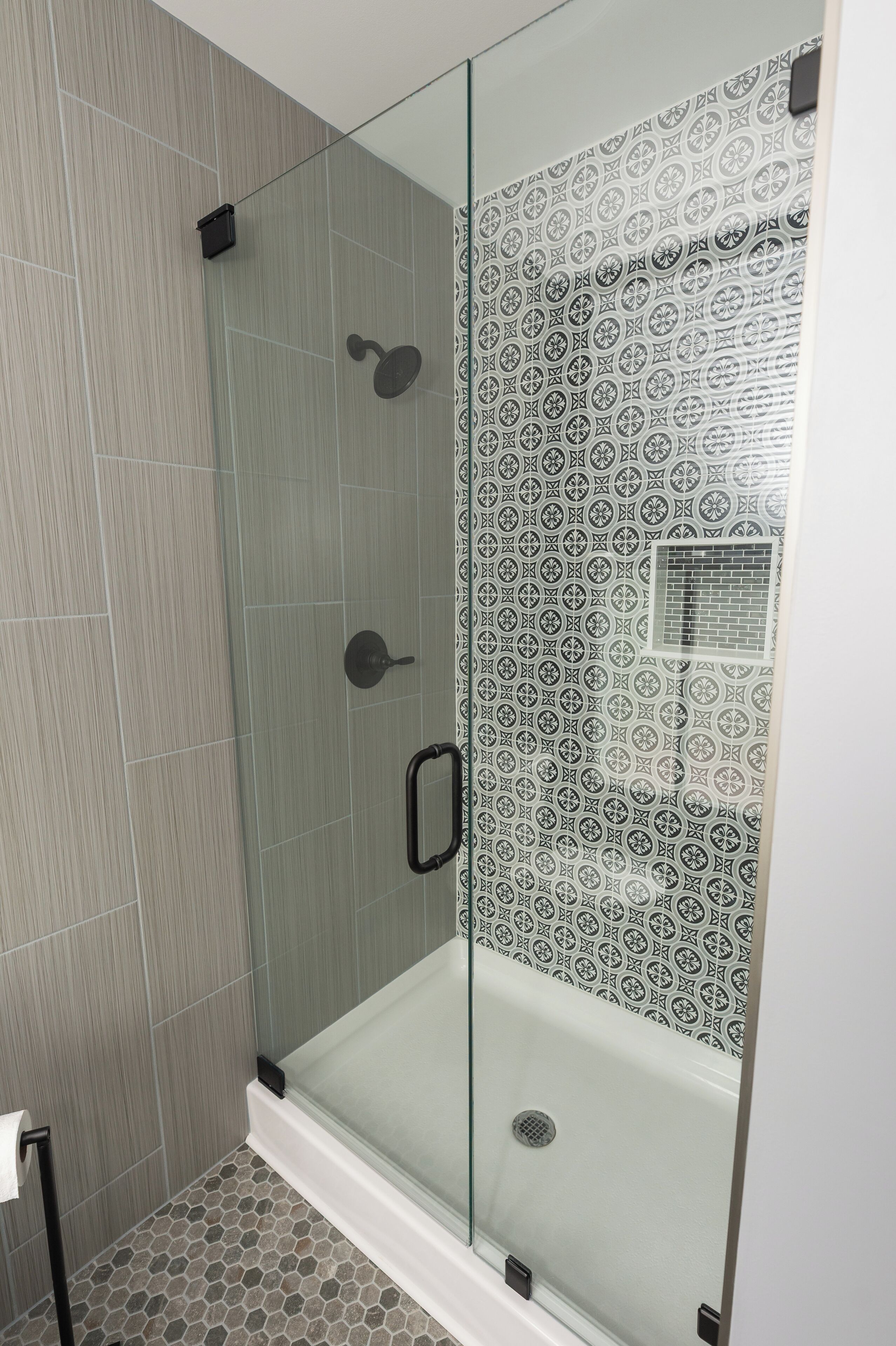 Room, 1 Queen Bed, Non Smoking | Bathroom | Free toiletries, hair dryer, towels, toilet paper