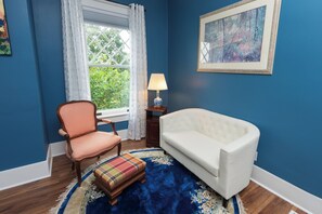 Room, 1 King Bed, Non Smoking - Old Furnace Inn (Keezletown)