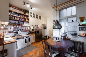 Apartment, Smoking | 5 bedrooms