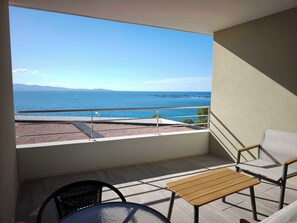 Terrace/patio - Studio with sea view and pool, ideally located (Ajaccio)