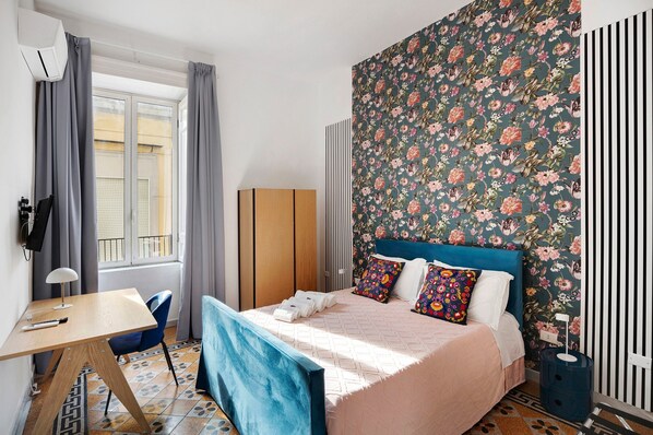 2 عدّة غرف نوم وواي فاي وملاءات أسرّة