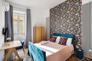 2 bedrooms, WiFi, bed sheets - Antica Dimora Deluxe 2 with Balcony, Wi-Fi and Air Conditioning (Napoli)