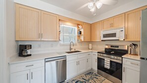 Fridge, microwave, oven, stovetop - Two Connected Villas, Walk to Beach, Nightlife & Pool (Siesta Key)