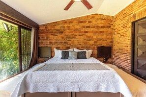 3 quartos, escrivaninha, ferros/tábuas de passar roupa, Wi-Fi