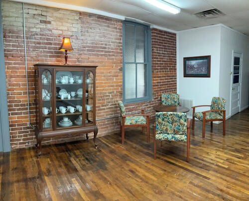 Fabulous 3-bedroom apartment in charming downtown Carlisle