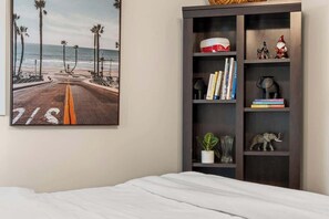 4 habitaciones, tabla de planchar con plancha, wifi y ropa de cama