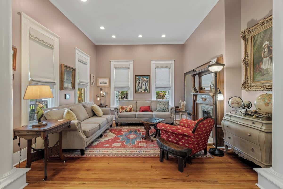 Een televisie en een kantoor