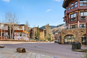 Property grounds - Vail Village w/Amenities | Walk to Slopes & Dining (Vail)