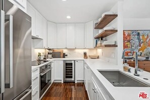 Mikroaaltouuni, uuni, liesi, astianpesukone