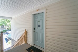 Exterior detail - Stylish 2BR Condo w/ Pool, Fitness Center, Walk to Shops & Dining (St. Simons Island)