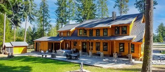 The Sasquatch Lodge, Appalachian Style Log Retreat