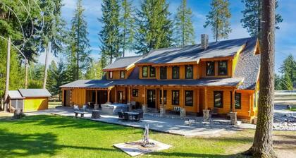 The Sasquatch Lodge, Appalachian Style Log Retreat