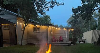 Cozy cottage with bunkie that’s minutes to Bear Lake and ATV trails.