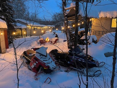 Cozy cottage with bunkie that’s minutes to Bear Lake, ATV and Snowmobile trails.