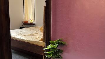 2 quartos, acesso à internet, roupa de cama