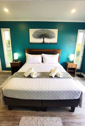 4 bedrooms, desk, iron/ironing board, free WiFi