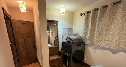 Historic 2BR Craftsman Near University Ave – Quiet & Walkable