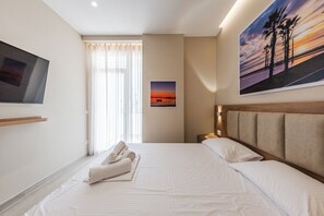 Deluxe Double Room, Balcony, Sea View | Iron/ironing board, free WiFi