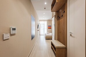 豪華雙人房, 陽台, 海景 | 熨斗/熨衣板、免費無線上網