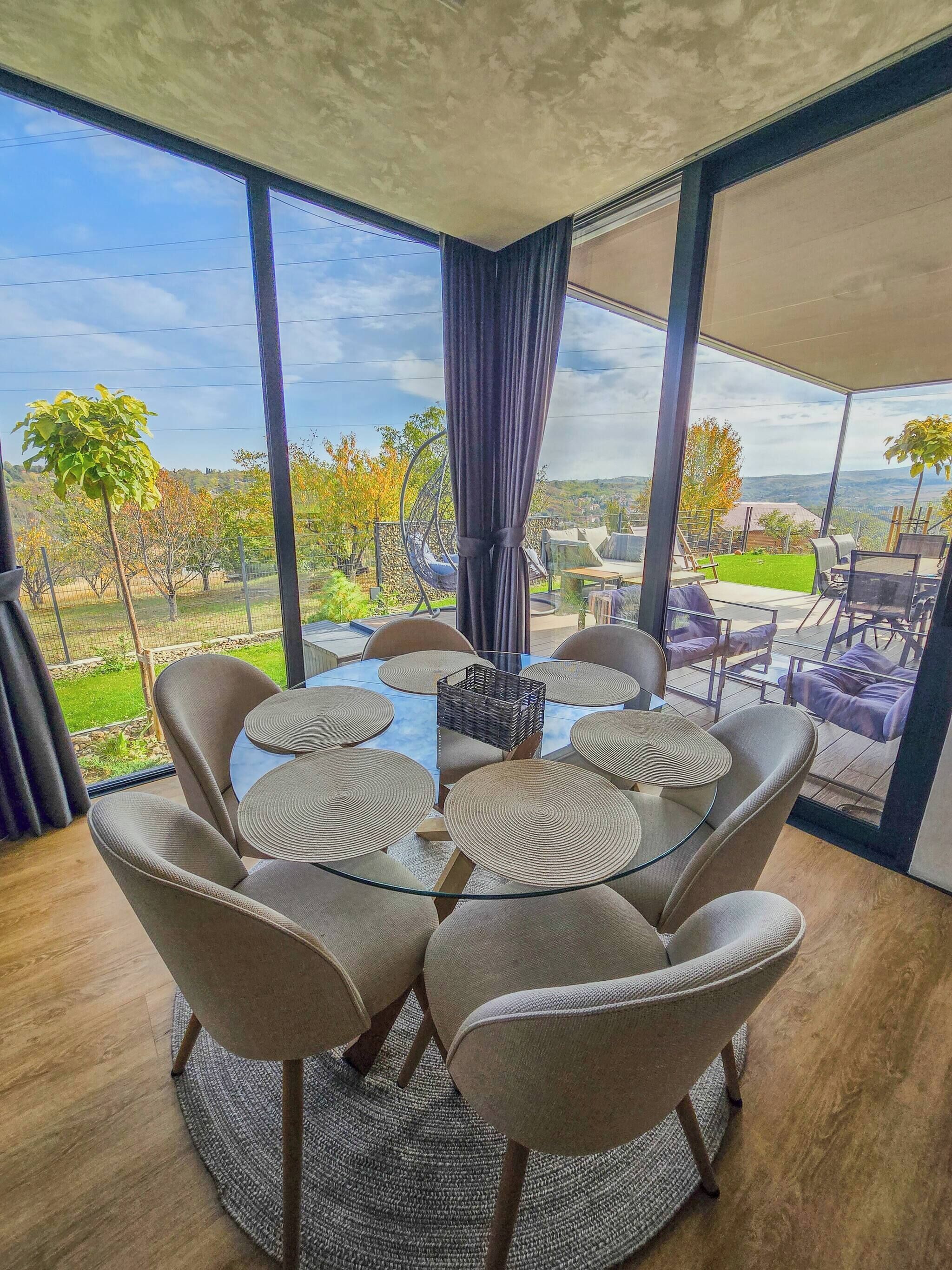 House, Smoking | Dining room