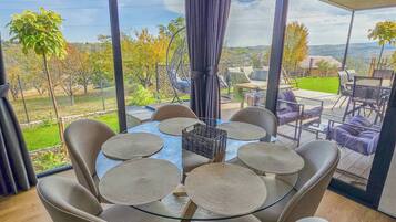 House, Smoking | Dining room