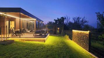 House, Smoking | Outdoor dining
