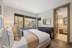 4 bedrooms, iron/ironing board - Riverfront Residence 02 (Avon)