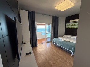 3 habitaciones, tabla de planchar con plancha, wifi y ropa de cama 