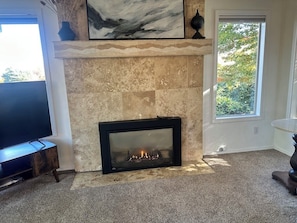 Interior - Columbia View Retreat, Spacious Furnished Home in Argay Terrace,Portland Airport (Portland)
