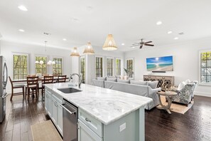 Interior - Two Pools, Pickleball, Tennis, Gated Community, Ensuite Baths, Bikes (Santa Rosa Beach)