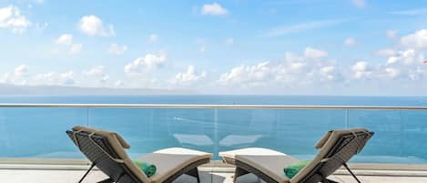 Hồ bơi ngoài trời, mở cửa từ 8:00 đến 22:00, dù/ô trên bãi biển/hồ bơi