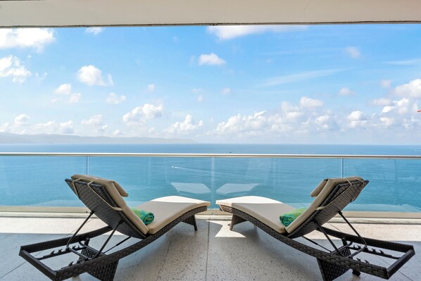 Outdoor pool, open 8:00 AM to 10:00 PM, pool umbrellas, pool loungers