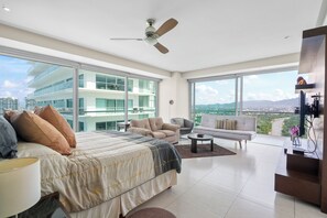 Departamento de lujo, varias camas, balcón, vista al mar | Wifi gratis 