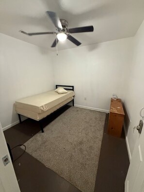 8 Schlafzimmer