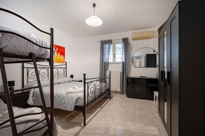 4 chambres, fer et planche à repasser, Wi-Fi, draps fournis