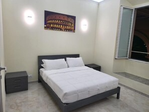 Desk, iron/ironing board, free WiFi - Rome Jubilee Stays (Rome)
