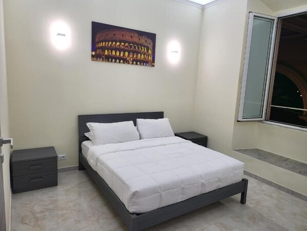 Deluxe Double Room, City View | Desk, iron/ironing board, free WiFi - Rome Jubilee Stays (Rome)