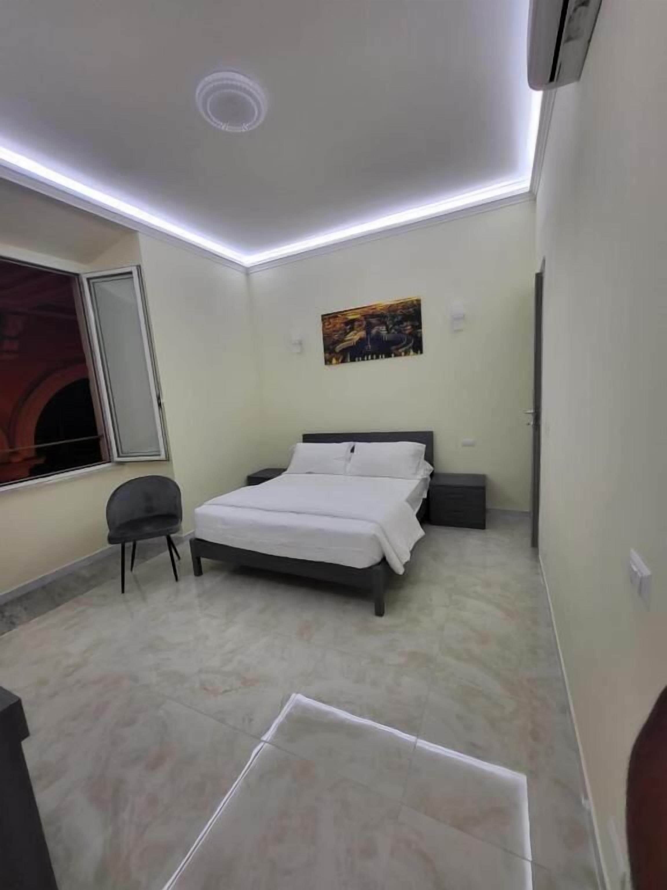 Deluxe Double Room | Desk, iron/ironing board, free WiFi